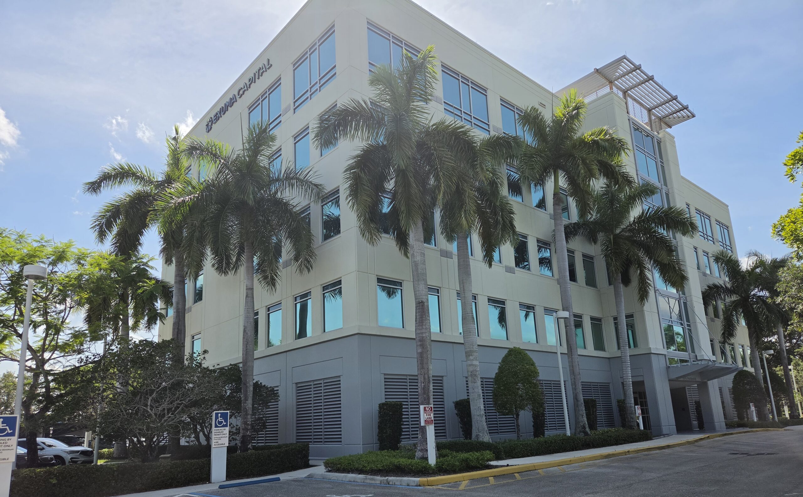 Exterior image of the Plantation FL office entrance