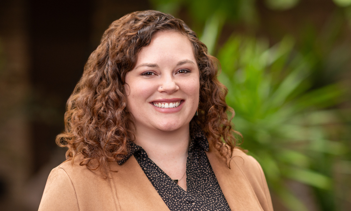 Molly Swann Headshot 1200 x 723